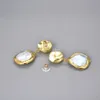 Gioielli GuaiGuai Orecchini di perle d'acqua dolce con moneta bianca naturale placcata oro giallo 210317