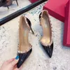 Klänningskor 2021 Kvinnor Sandaler Sommardesign Rivet High Heels Fashion Women's Thick Heel Sexy Open Toe