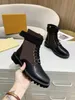 Herbst Winter Bedruckte Buchstabenstiefel Frau Flacher Boden Reise-Schnürsneaker 100 % Leder Damen Buchstaben Stiefeletten Weiches Rindsleder Damen Designer