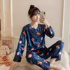 女性のための長袖のシルクパジャマのセットの女性秋のサテンの睡眠りパジャマのナイトウェアセット若い女の子ピジャマセットフェムムVネックホームウェア210928