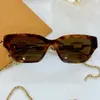 Solglasögon designer för kvinnor White Cat Eye Frame Ladies Classic Black Glasses Top Quality Travel Vacation S UV400 med Box 05EJ