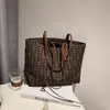 2022, venta al por mayor de fábrica, gran capacidad, cuero suave, estampado, bolso de hombro para mujer, bolso de moda, bolso de mano para viajero