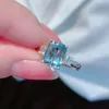 Fashion Blue Crystal Aquamarine Topaz Gemstones Gemsones Diamonds Anneaux pour femmes Bijoux de bijoux en or argenté en or blanc Bijoux Cadeaux