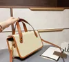 Borsa box serie 1955 Fibbie e fiori antichi dovrebbero attraversare il corpo classico Il fascino del retrò Versatile semplice alla moda