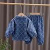 Kleidungssets Kinder Herbst hübsche einreihige Jeansjacke Kinder Revers Langarmjacke trendiges dreiteiliges Kinderset