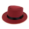 Moda australiana de lã artificial porco Fedora Felt Hats For Mull Men Mull Autumn Winter Plain Plain Flor Flat Top Hat Brim Brim
