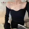 Kvinnor tröja tight-passande bas off-shoulder sexig smal svart krage full ärm elastisk midja pullover scheming 210922