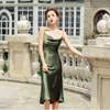 Zomer vrouwen jurk effen kleur spaghetti riem mouwloze a-line midi zwartloze elegante partij outfits sexy club 210603