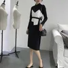 Femme élégante noir blanc bureau dame col montant à manches longues genou longueur robe de travail D0781 210514
