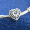 100% 925 Sterling Silver Sparkling Hearts Charm Bead Adatto a bracciali con ciondoli per gioielli in stile Pandora europeo