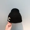 Inverno Nuovo cappello lavorato a maglia Uomo Lettera Designer Cappelli Donna Luxurys Berretto di lana Tinta unita Cappellini sportivi Hip Hop moda 3 colori