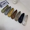 2021 Bayanlar Terlik Yuvarlak Ayak Flats Mules Hakiki Deri Ünlü Tasarımcı Ayakkabı Yumuşak Ev Moccasin Bölünmüş Çevirme