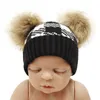 Gorros de punto para bebés de invierno, gorros con pompones de ganchillo para bebés, gorros con bola de piel doble, sombrero a cuadros, gorro de punto para niños, accesorios para niños pequeños DD730