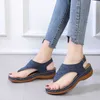 2021 Lato Kobiety Sandały Damskie Mieszkania Otwórz Toe Solid Casual Buty Rzym Kliny Thong Sandały Seksowne Buty Damskie Lato Y0721