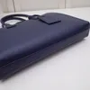2021 Mencure de créateur de cuir bleu masculin de grande qualité Sac d'ordinateur portable de grande capacité Retro Fashion étanche du sac à main