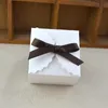 Emballage cadeau 10 pièces Vintage petite boîte en papier Kraft blanc bricolage faveur de mariage Mini emballage de gâteau unique avec ruban fournitures de fête