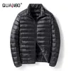 Quanbo Mäns Lätta Packerbara Down Jacket Andningsbar Puffy Coat Vattenbeständig Toppkvalitet Manlig Puffer Jacka 211015