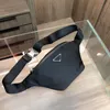 Mężczyźni Kobiety Bumbag Talii Torby Pas Moda Crossbody Projektant Torba Czarny Nylon i Prawdziwa Skóra Casual Cross Ciało Dżentelmen FannyPack Luksusowe torby w klatce piersiowej