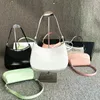 2023 Echt Leer Topkwaliteit Dames Geborstelde Tote Bag Spiegel Kwaliteit Nylon Leer Luxe Designer Heren Dames Schoudertas Onderarm Hobo Crossbody Tassen Handtassen