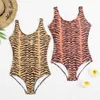 One Piece Leopard Swimsuit Sexig rygglös baddräkt Kvinnor Designer Fashion Badkläder Högkvalitativ baddräkter