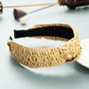 Vintage Raffia Straw Headband för kvinna Etnisk handgjord Big Bowknot Twisted Wide-Brimmed Hairband Girls Party Bezel