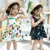 Sommar barn tjejer klänning tryck kokosnöt träd dinosaur ananas ärmlös tillbaka bowcute prinsessa sling klänningar för 1-6yrs barn Q0716