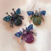 Pins, broscher Muylinda insektsserie Brosch sötvattenspärla Rhinestone Little Bee Crystal Pin Smycken Gåvor för Tjej