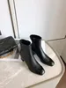 Chanells Loisure Qualité Chanellies Rain Chaannel Boots haut de gamme Ancient Fashion Boot élégant Temperament classique Rétro britannique à l'intérieur de la fermeture à glissière 35-40