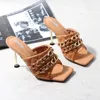 Zomer vrouwen gouden ketting sandalen dames sexy dunne hoge hak vierkante teen buiten dia slippers vrouwelijke elegante sandalen schoenen 210520