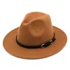 Classique unisexe Chapeu Fedora Stiff Wide Brim Panama Hat Jazz Gangster Trilby Churh Caps Ceinture en cuir marron