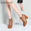 Sophitina Ankleブーツオープントゥレースアップカットアウト通気性レザースクエールヒールブラウンセクシーな夏ブーツ女性の靴PO714 210513