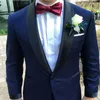 Mäns kostymer Blazers Navy Blue 2pcs Shawl Collar Business Coat Bröllop Tuxedos (Jacka + Byxor) Skräddarsydda Män Ställ brudgummen