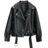 Kvinnor Oversize Jacket Vår Höst Loose Zipper Leather Coat Ladies Slå ner Collar Biker Moto Coats med Bälte 210525