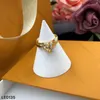 Designer Diamond Inlay Letter Jewelry Gładkie Pozłacane Pierścień Kreatywny Design Band Pierścienie Damskie Party Pierścienie