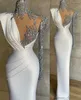 2022 Plus Size Arabski ASO EBI Silver Sexy Koronki Prom Dresses Zroszony Płaszcz Satynowy Wieczór Formalna Party Drugi Recepcja Urodziny Zaręczyny Druhna Suknia Dress ZJ5