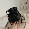 Torby na ramię Małe sznurki wiadro dla kobiet 2021 Moda Torba Crossbody Kobiet Torebki i Portfele Lady Solid Color Hand