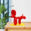 Pipi chien Sculpture ballon Art Statue Mini Figure de collection décoration de la maison résine Figurine bureau accessoires chambre décor H1102217C