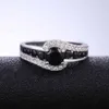 Huitan Special-Interest Black Stone Women Wedding Ring Bländande Kristall Zircon Delikat Presentkvalitet Kvinnlig Klassisk Smycken