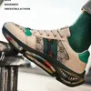 Karışık Renkler İlkbahar Sonbahar Lace Up Erkek Ayakkabı Salding Yuvarlak Ayak PU Deri 2021 Yeni Rahat Açık Havada Rahat Erkek Sneakers Klasik DP048