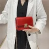 Hoge Kwaliteit Mode Straddle Schoudertassen Buitenlandse Stijl Koreaanse Vrouwelijke Student Ketting Kleine Vierkant 2021 Messenger Bag Handtassen