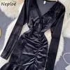 NEPLOE V Neck z długim rękawem Bodycon Sukienka Kobiety Wysoka Talia Hip Plised Design Skinny Vestidos Bling Black Party Dresses Kobieta 210422