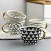 Mão pintada canecas geométricas de cerâmica com xícaras irregulares handmade de ouro de ouro para café chá chá de aveia de farinha de aveia criativo presentes 220311