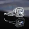 Fedi nuziali Huitan Fidanzamento di lusso per le donne Brillante taglio principessa Zircone Elegante accessori per feste femminili Gioielli per il matrimonio