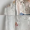 Witte kant blouse bloemen borduurwerk shirt lente holle tops plus size sexy doorkijk door lange mouw Blusas 13369 210508