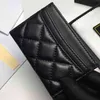 حامل بطاقة الائتمان C Black Lambbskin Leather Leather Womens Wallet Coin Mostuters Presh عالية الجودة Portafoglio Porte Monnaie D195G