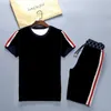 Herren-Trainingsanzüge, modische Sommeranzüge, lässige Trainingsanzüge, klassischer Buchstabenmuster-Druck, Herren-Kurzarm-Shorts, Herren-Tops, Jungen-T-Shirts, 4 Farben, Kleidung