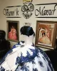 Robes de Quinceanera bleu royal et blanc 2022 bretelles Satin dentelle appliques perlée robe de bal de bal sur mesure Vestidos tenue de soirée formelle Corset dos cristaux