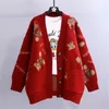 Lazy Style Women Casual Cardigan Koreanska Stickad Tröja Brev Liten Bear V Nacke Lossa All-Match Ladies Fashion Coat Top TT0057