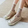 5 par Lot Woman Wzburzni Kwiaty Wzór Skarpetki Ustaw Harajuku Dziewczyny Kawaii Top Fashion Winter Warm Terry Pack Calcetines Meia 210720