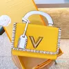 Дизайнерские женские сумки на ремне Letter Hasp Сумки контрастного цвета Стильные сумки с витой цепью 9 цветов Плиссированные сумки с ручками